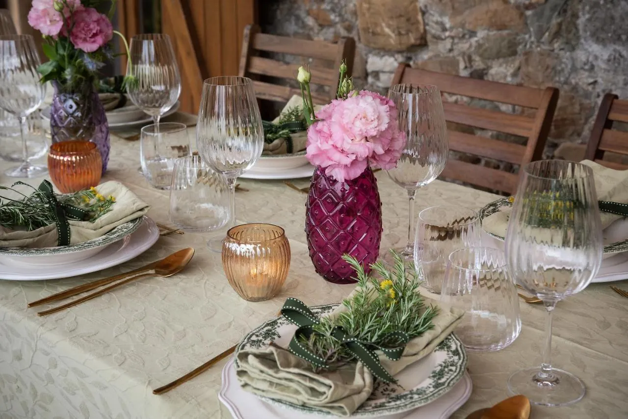 Villa I Ginepri Exclusive Countryhouse, 15Pax, Private Pool, Aulla Serricciolo Italy